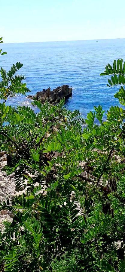 Beleris Rooms Himare Exterior photo