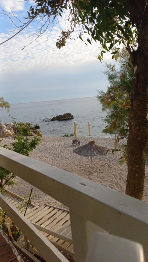 Beleris Rooms Himare Exterior photo