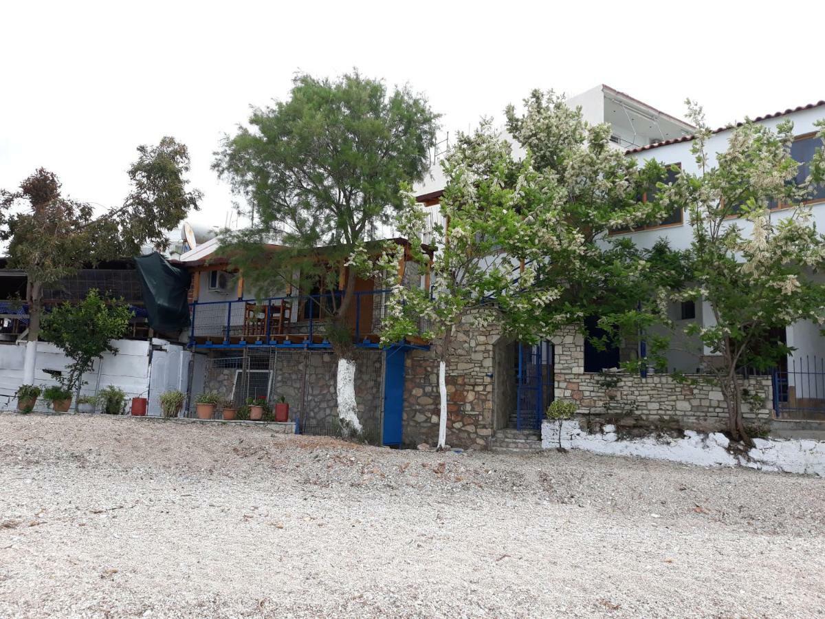 Beleris Rooms Himare Exterior photo