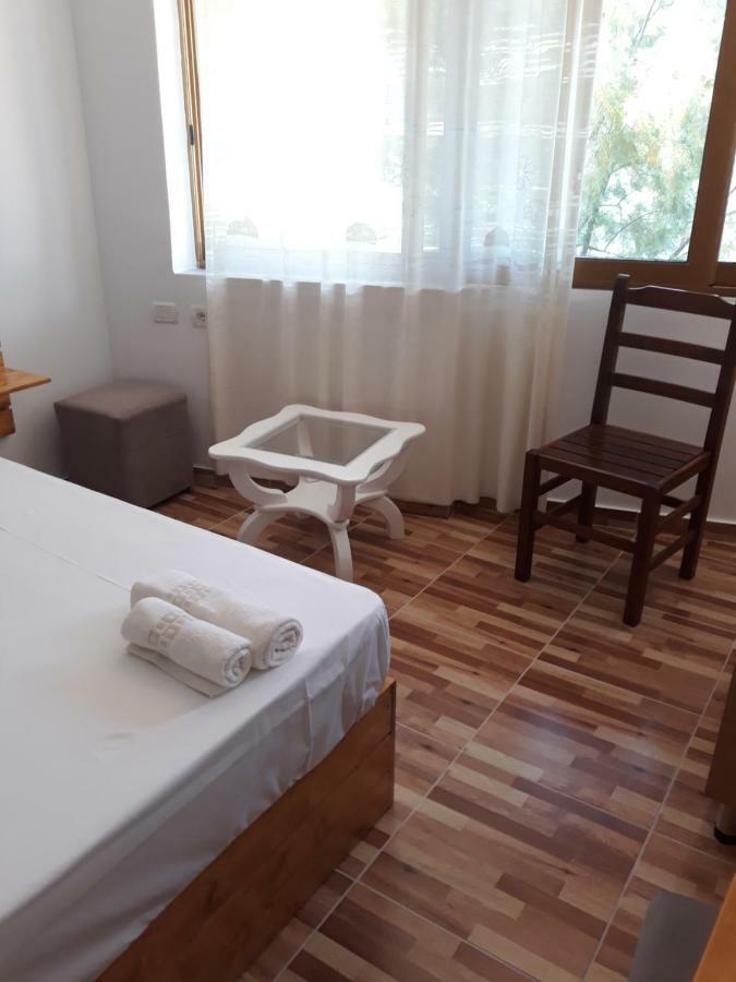 Beleris Rooms Himare Exterior photo