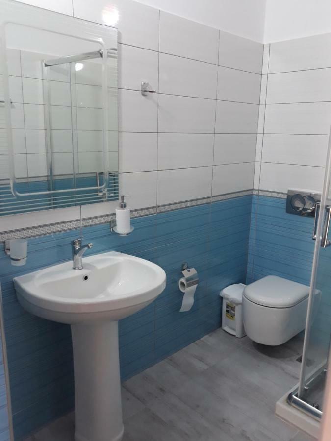 Beleris Rooms Himare Exterior photo