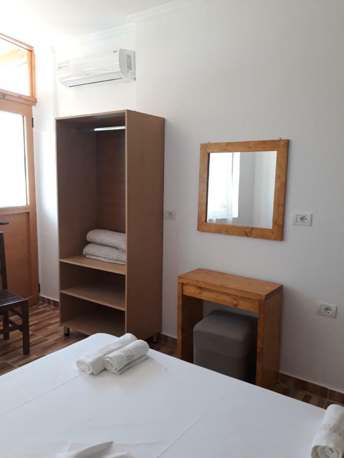 Beleris Rooms Himare Exterior photo